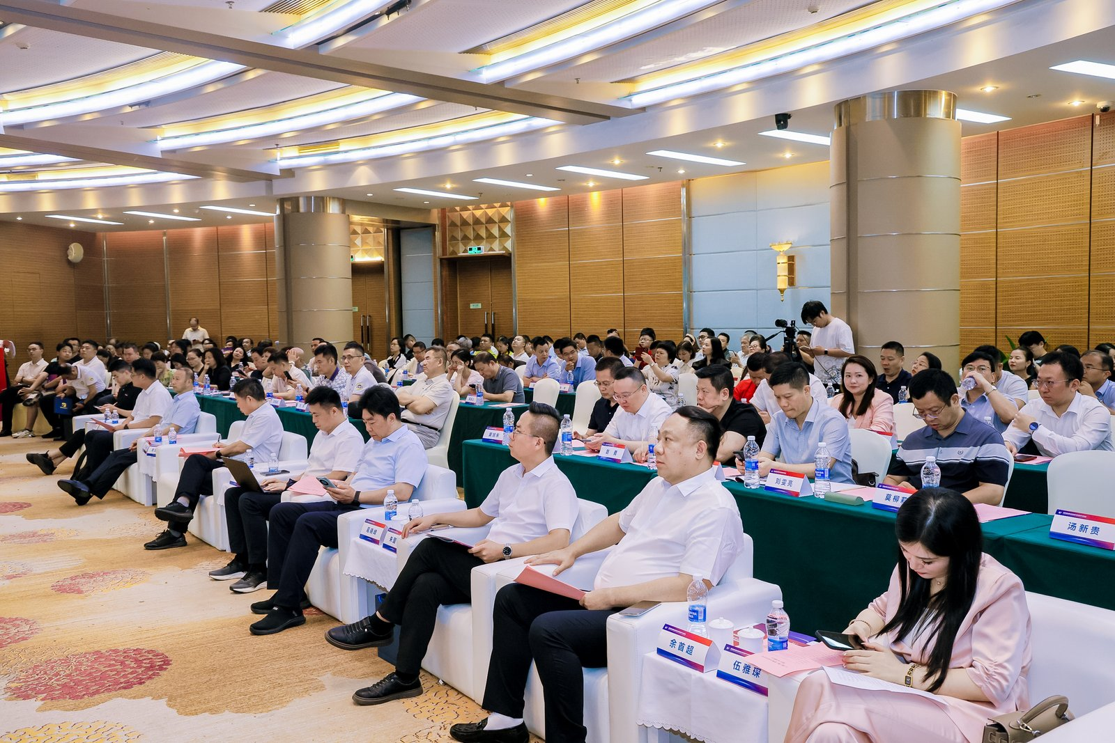 鹏城论道低空 湘粤共启新篇——2025湖南低空博览会专题推介会走进深圳